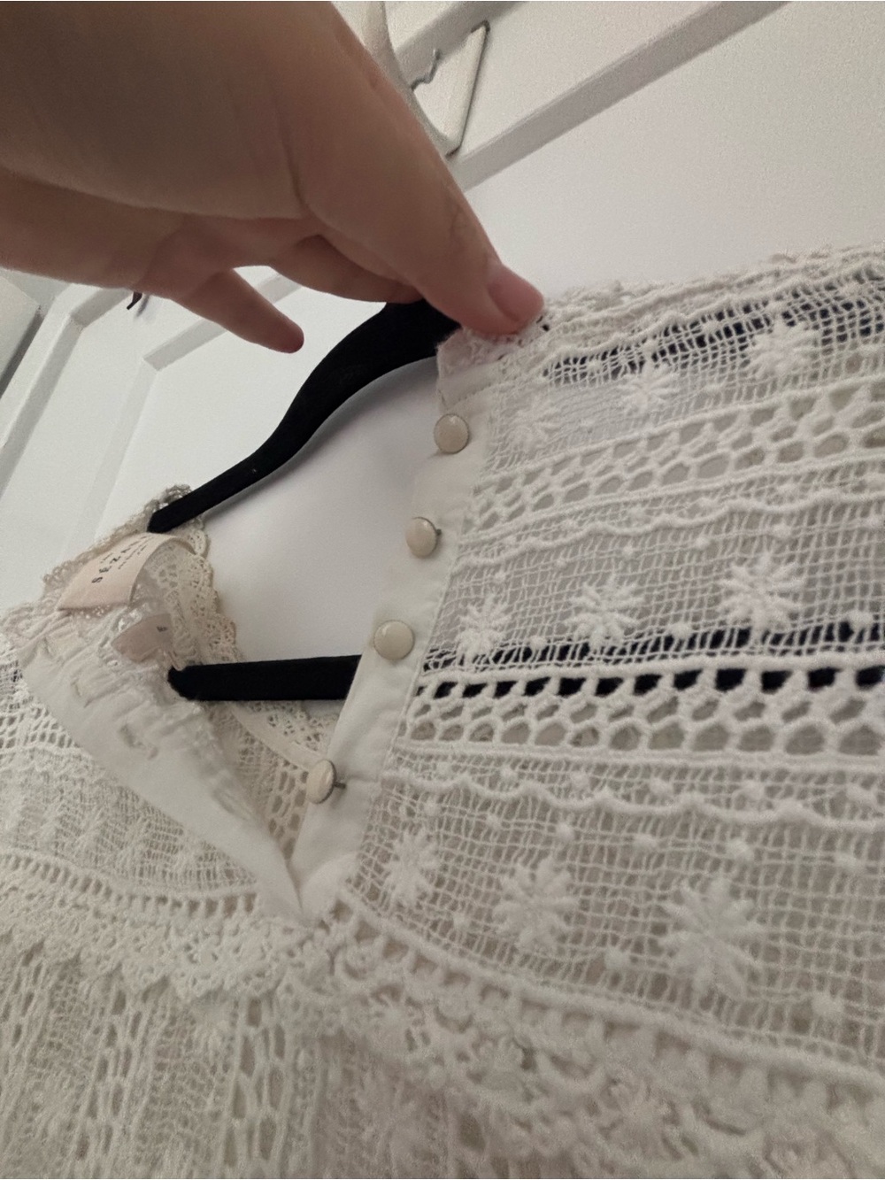 Sezane Made in Italy White Lace Ruffle Long-Sleeve Top - Picture 4 of 5